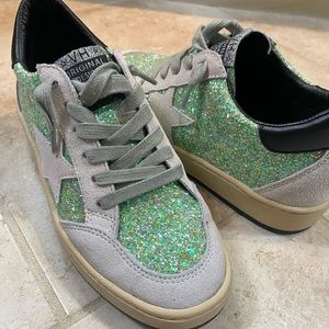 Vintage Havana size 7.5 worn once.